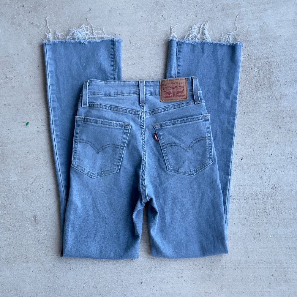 Levi's 725 High Rise Bootcut Women's Size 24 Light Wash Denim Raw Hem Western - Picture 4 of 7